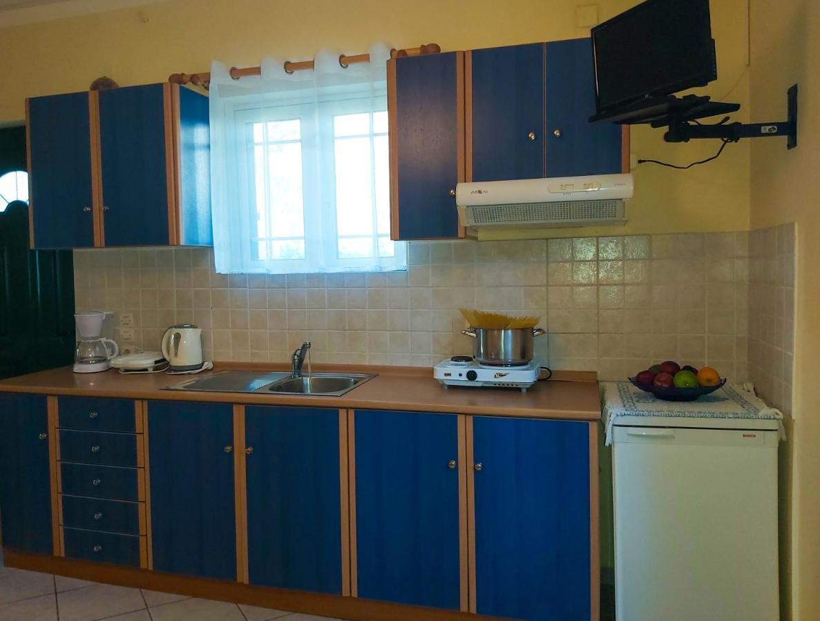 Eleni'S Studios Никиана Екстериор снимка